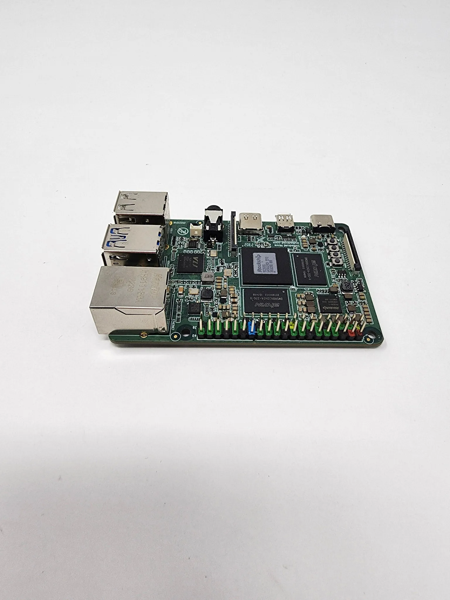 Indiedroid Nova   Full-Body Heatsink, Fan, eMMC