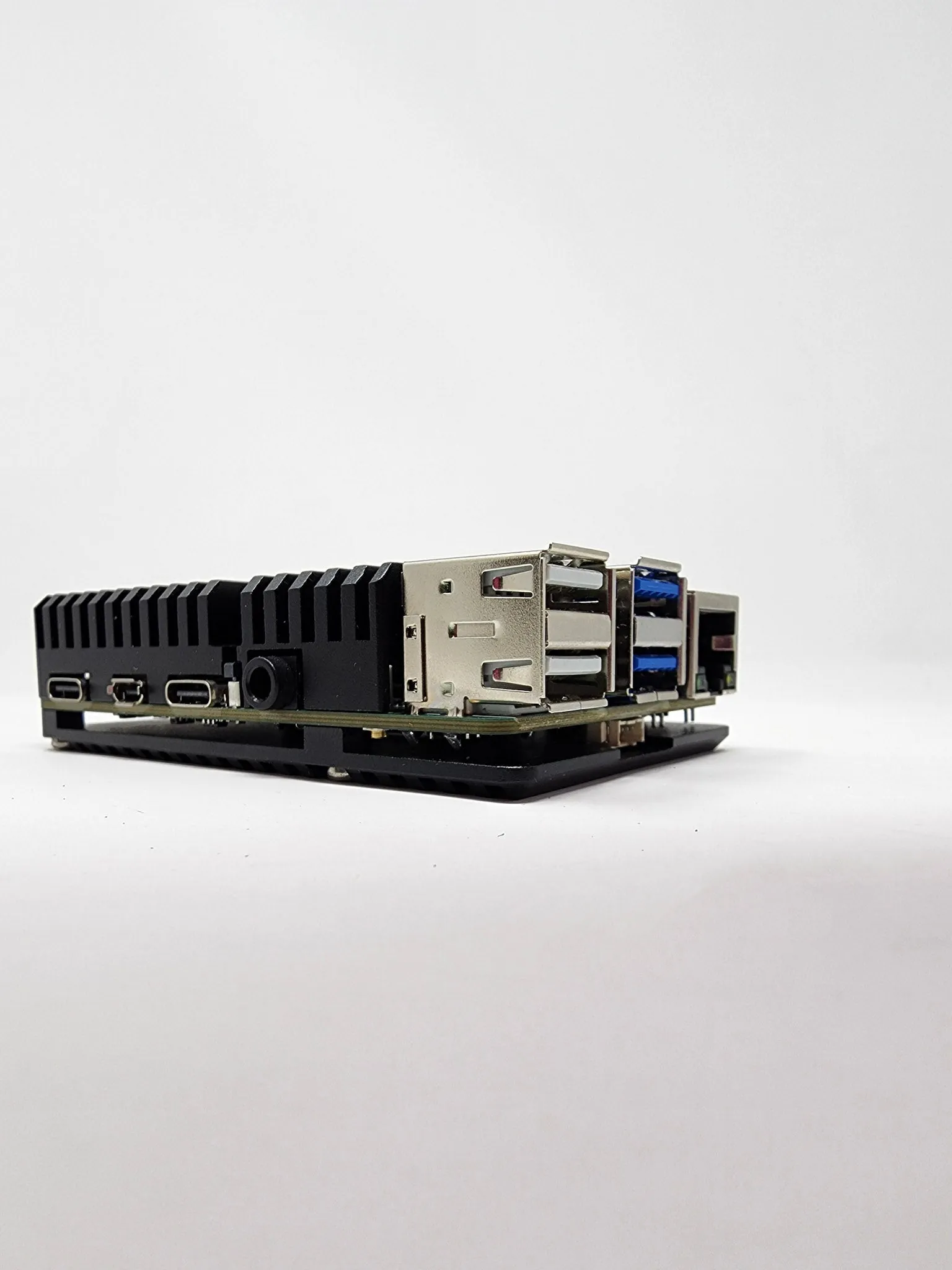 Indiedroid Nova   Full-Body Heatsink, Fan, eMMC