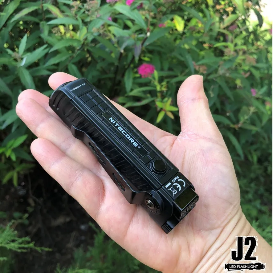 Nitecore P18 Unibody Die-cast Futuristic Tactical Flashlight - 1800 Lumen   Nitecore UI1 USB charger