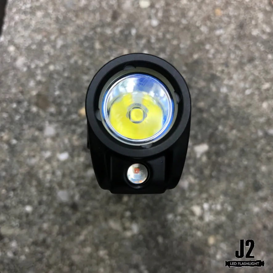 Nitecore P18 Unibody Die-cast Futuristic Tactical Flashlight - 1800 Lumen   Nitecore UI1 USB charger