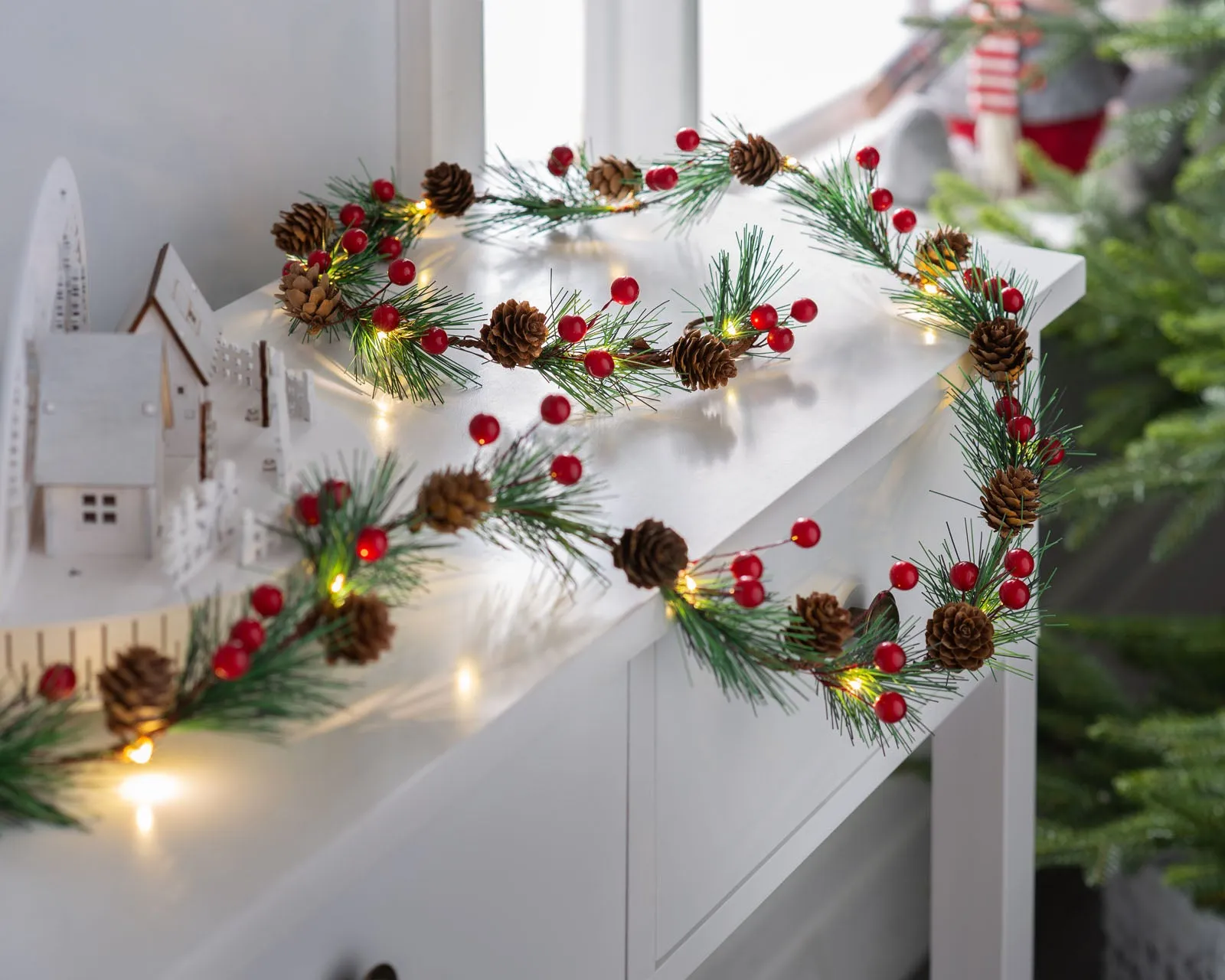 Pre-Lit 20 LED Pinecones & Berries Light String Garland, 6 ft