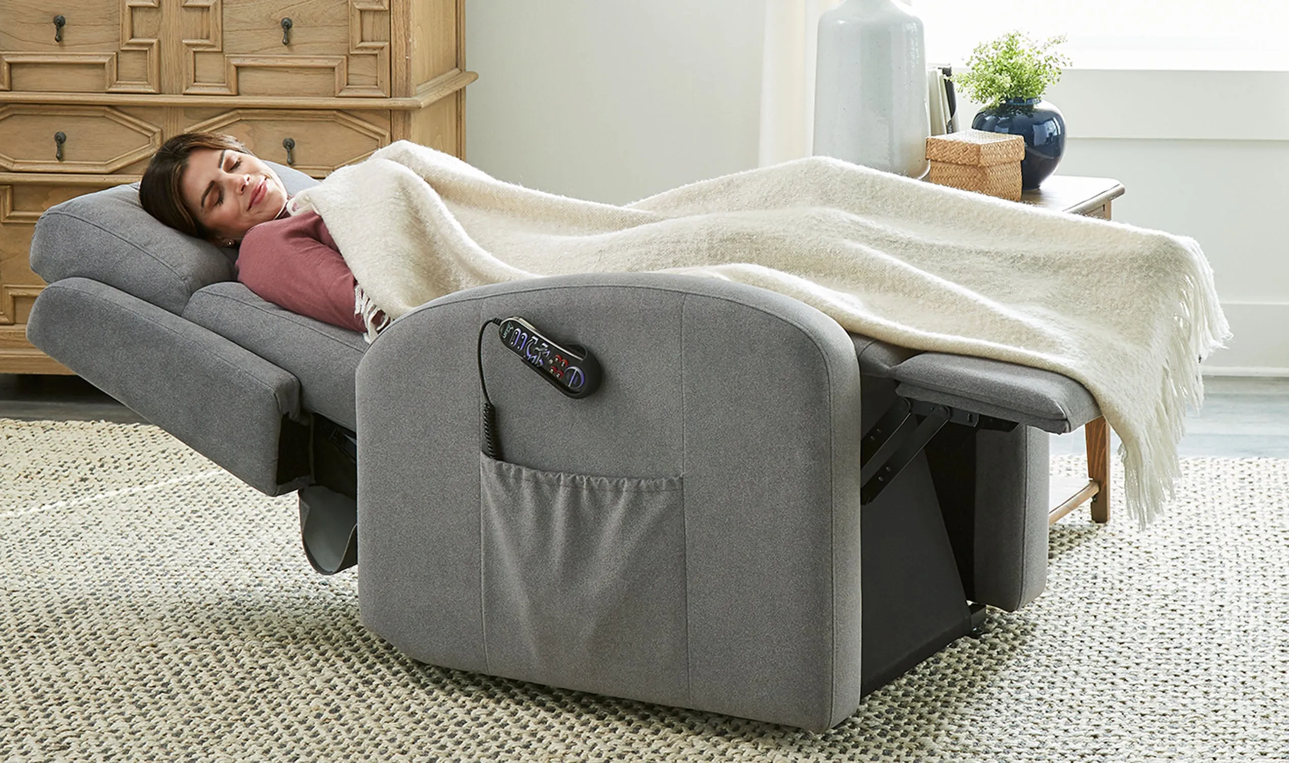 UltraCozy UC673 Zero Gravity 5-Zone Power Recliner Chair