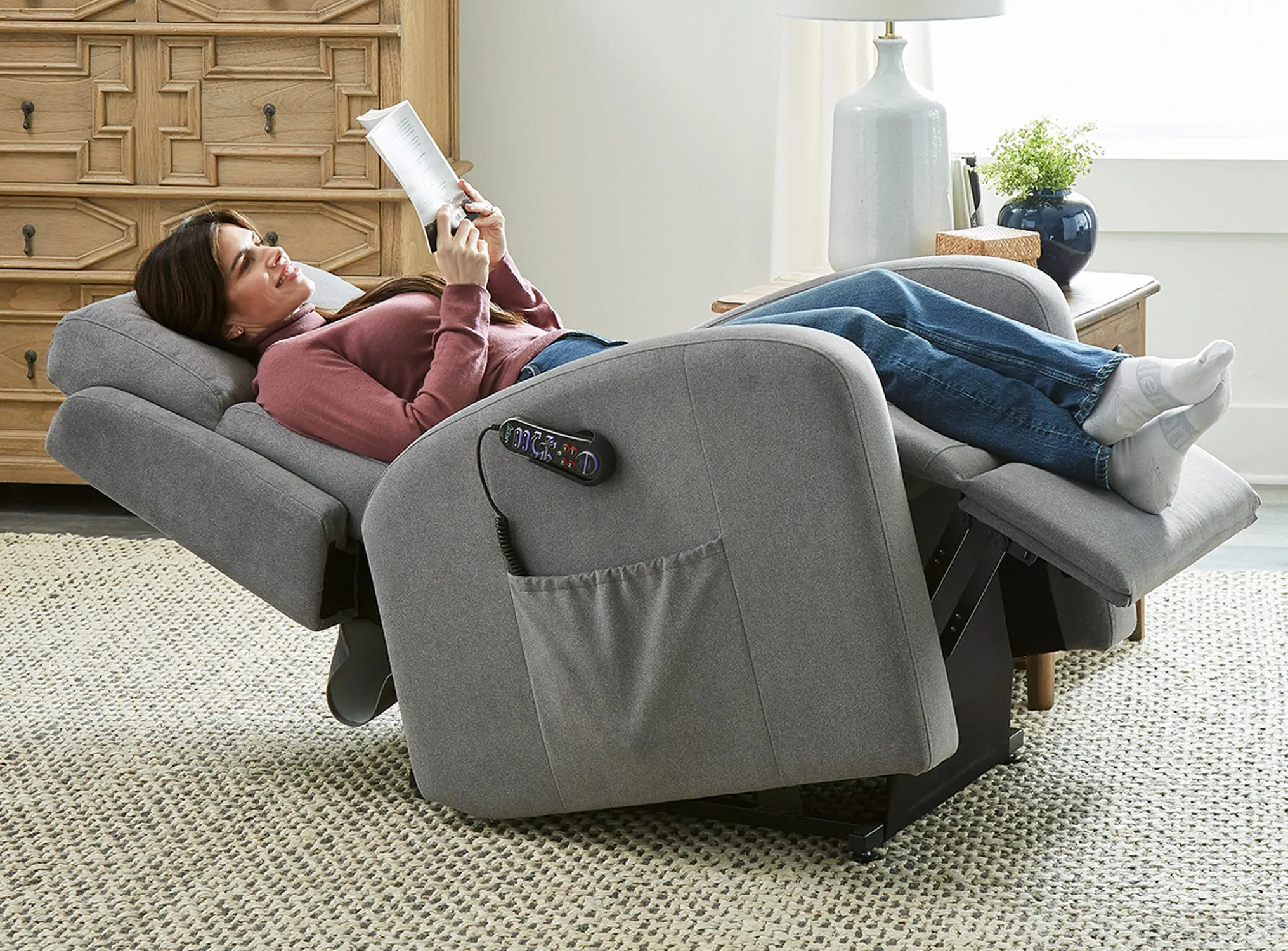 UltraCozy UC673 Zero Gravity 5-Zone Power Recliner Chair
